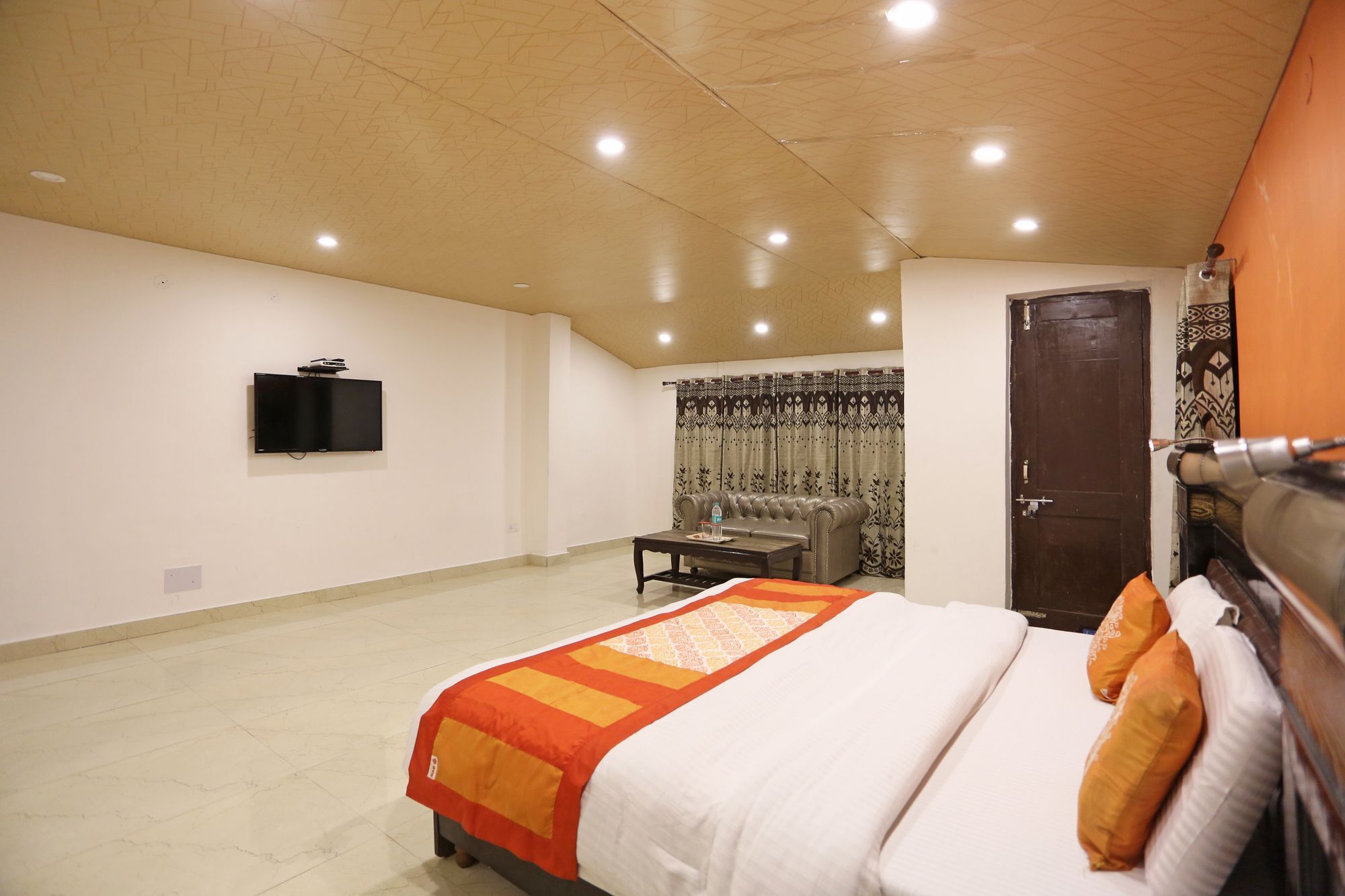 Oyo 6517 Satyam International Hotel Dalhousie Bagian luar foto
