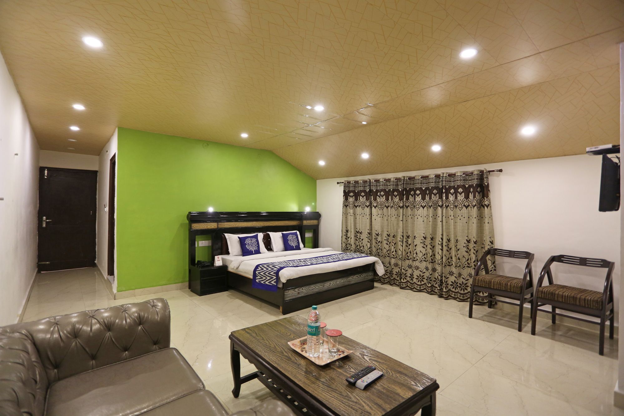 Oyo 6517 Satyam International Hotel Dalhousie Bagian luar foto